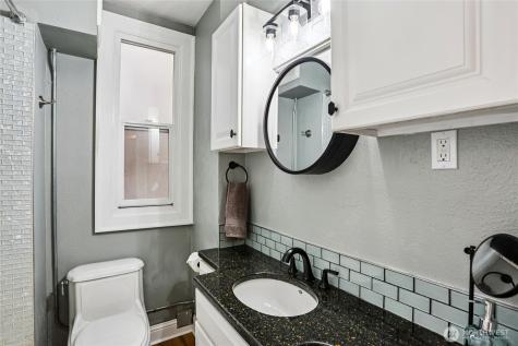 1508 10th Avenue E Seattle WA 98102
