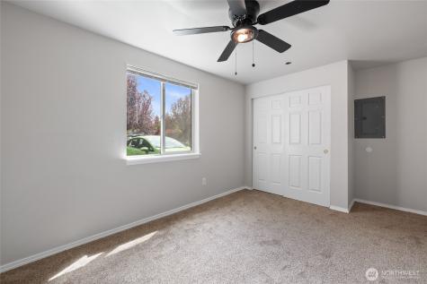 10214 13th Avenue Ct E Tacoma WA 98445