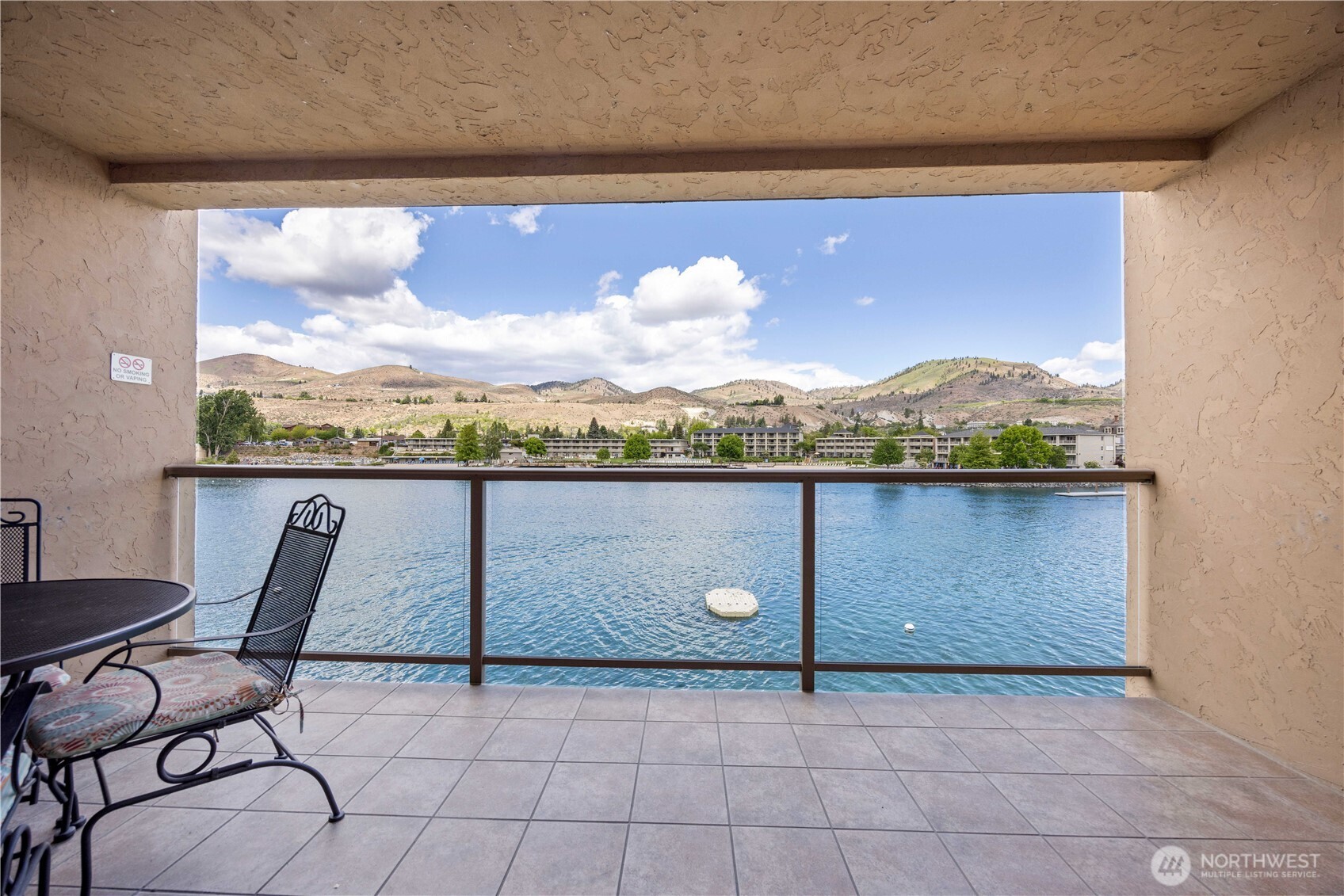 322 W Woodin Avenue Chelan WA 98816
