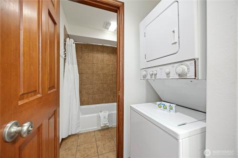 322 W Woodin Avenue Chelan WA 98816