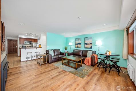 322 W Woodin Avenue Chelan WA 98816