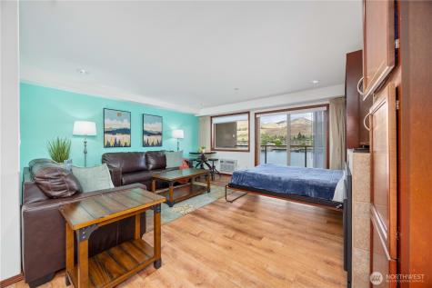 322 W Woodin Avenue Chelan WA 98816