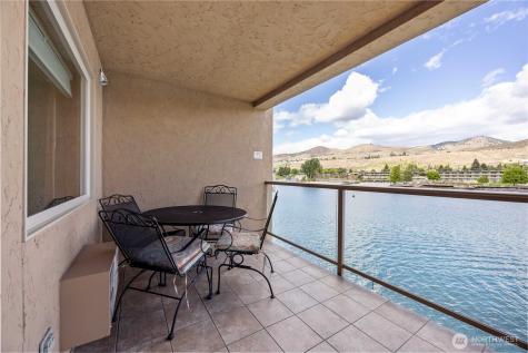 322 W Woodin Avenue Chelan WA 98816