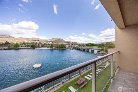 322 W Woodin Avenue Chelan WA 98816