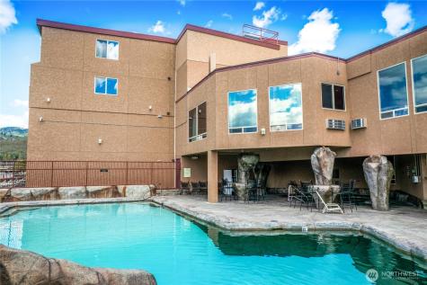 322 W Woodin Avenue Chelan WA 98816