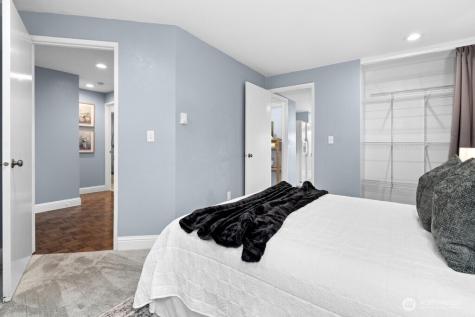 23407 Lakeview Drive Mountlake Terrace WA 98043
