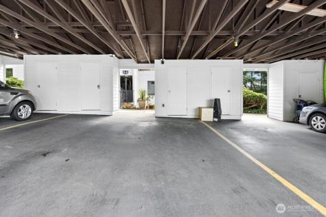 23407 Lakeview Drive Mountlake Terrace WA 98043