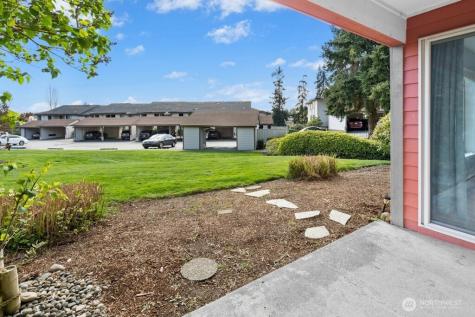 23407 Lakeview Drive Mountlake Terrace WA 98043