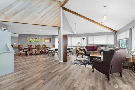 23407 Lakeview Drive Mountlake Terrace WA 98043