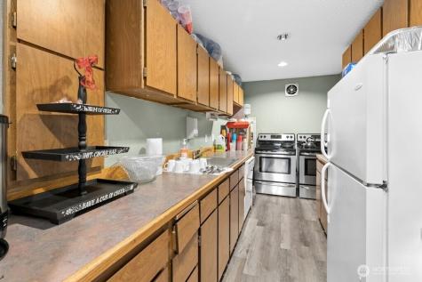 23407 Lakeview Drive Mountlake Terrace WA 98043