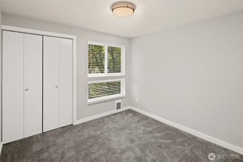 3055 80th Avenue SE Mercer Island WA 98040
