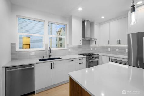 695 NW Locust St (Homesite #9) Issaquah WA 98027