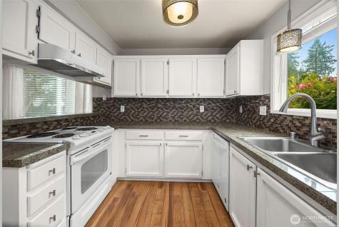 1526 192nd Street SE Bothell WA 98012