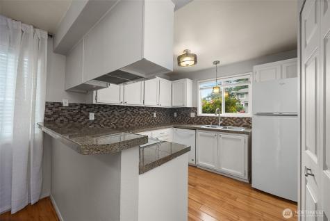 1526 192nd Street SE Bothell WA 98012