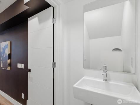 909 Hiawatha Place S Seattle WA 98144