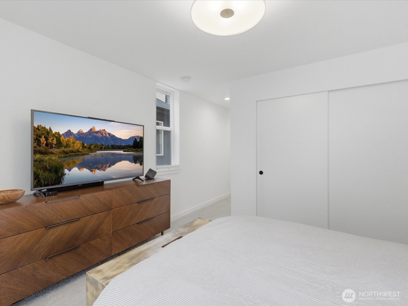 909 Hiawatha Place S Seattle WA 98144