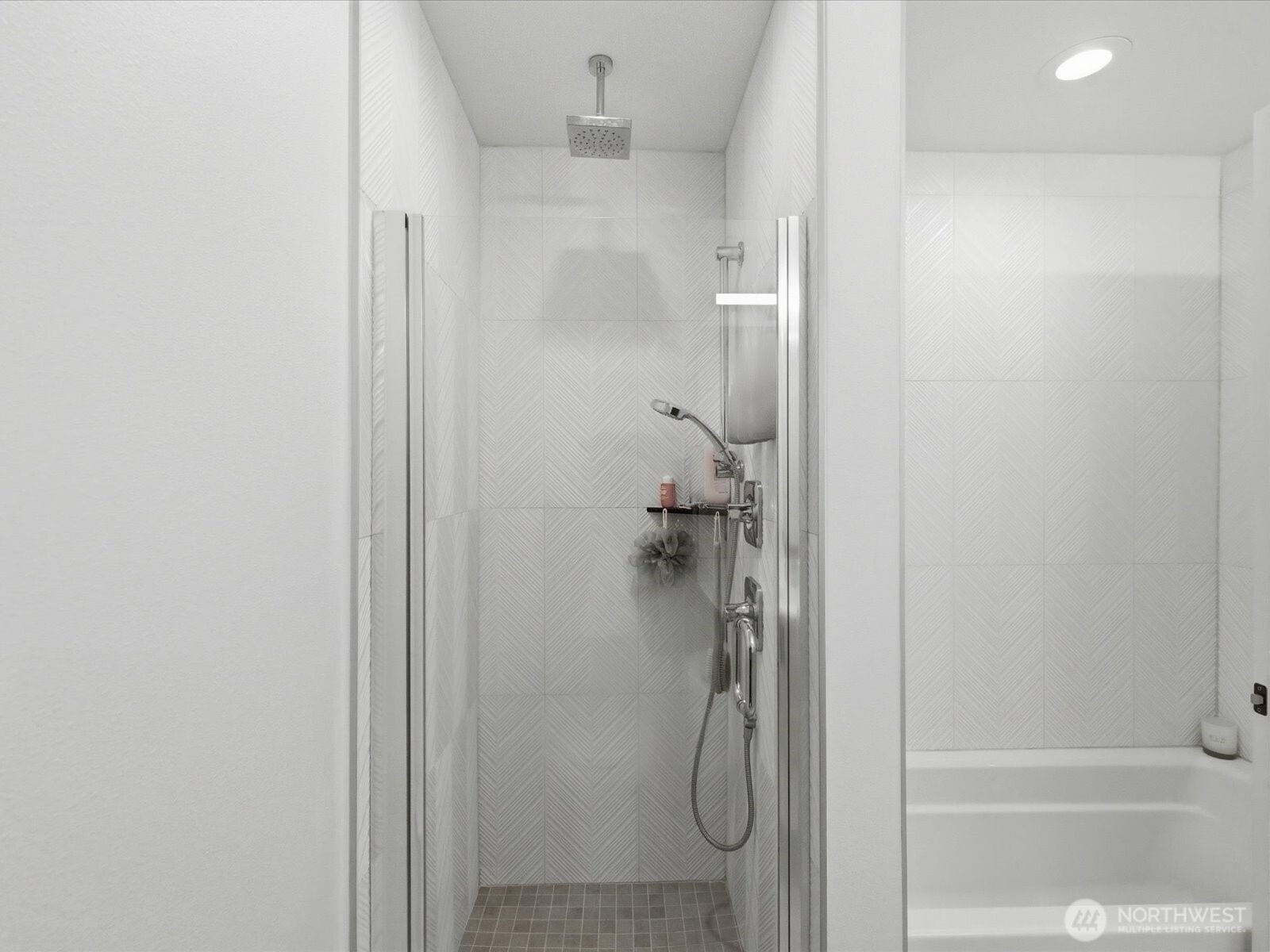 909 Hiawatha Place S Seattle WA 98144