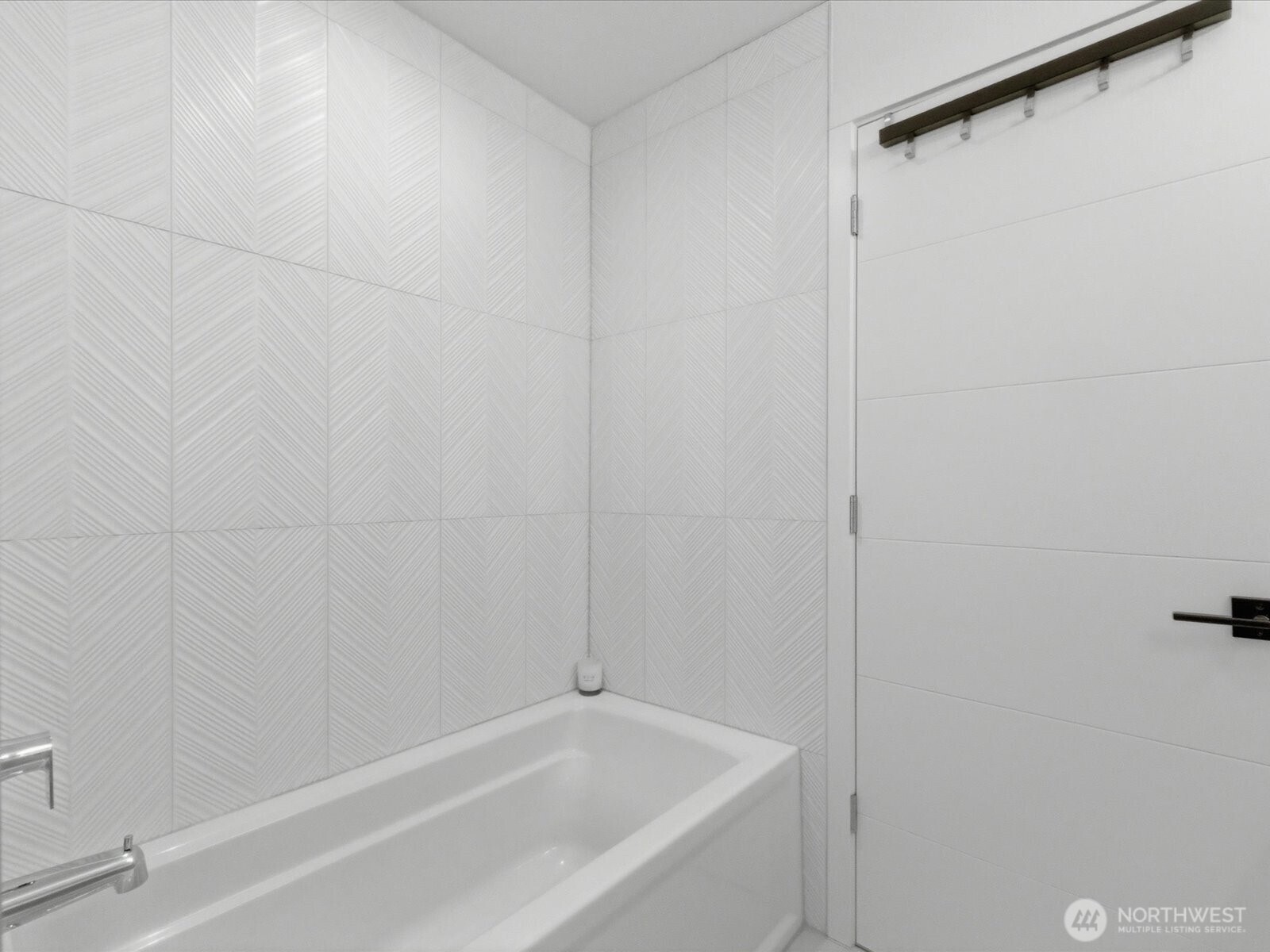 909 Hiawatha Place S Seattle WA 98144