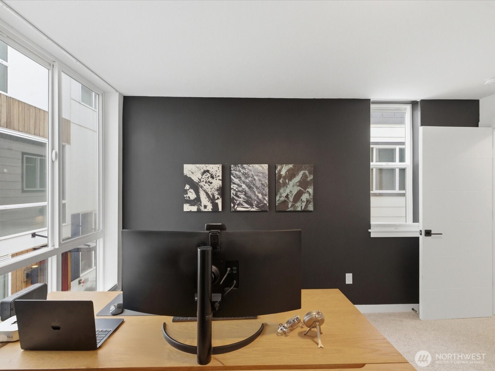 909 Hiawatha Place S Seattle WA 98144