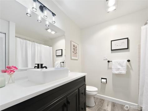 19411 56th Avenue W Lynnwood WA 98036