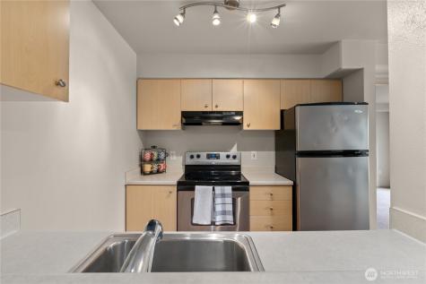 2818 Grand Avenue Everett WA 98201