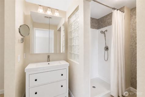 10840 NE 35th Place Bellevue WA 98004