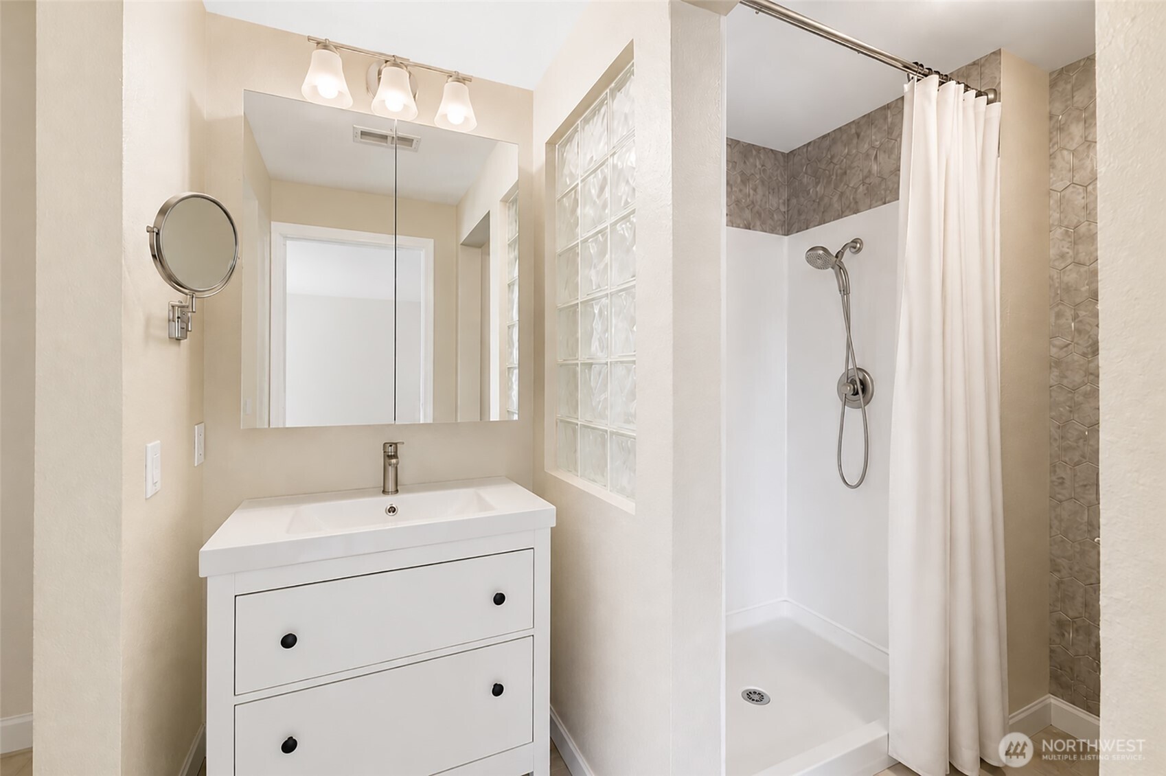 10840 NE 35th Place Bellevue WA 98004