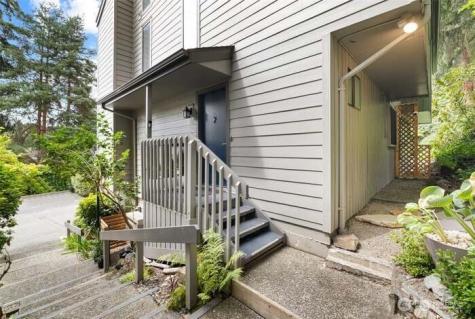 10840 NE 35th Place Bellevue WA 98004