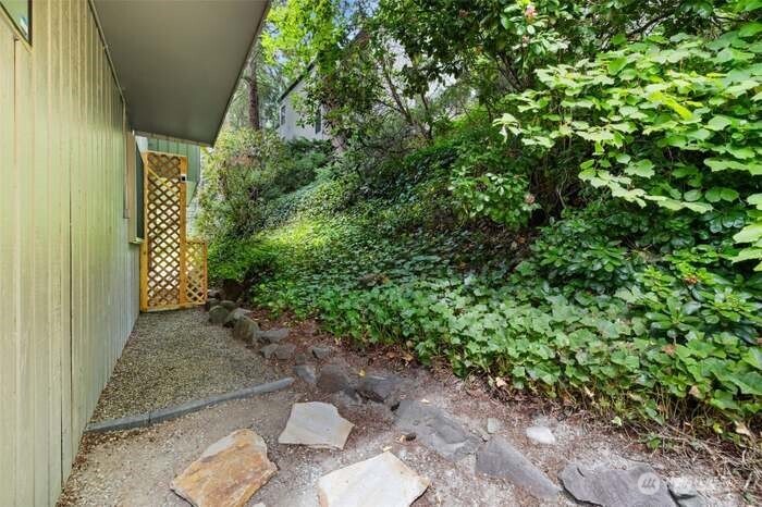 10840 NE 35th Place Bellevue WA 98004