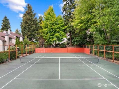 10840 NE 35th Place Bellevue WA 98004