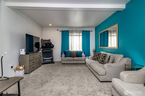 5305 Military Road E Tacoma WA 98446