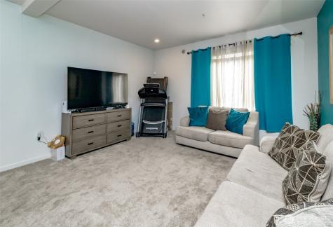 5305 Military Road E Tacoma WA 98446