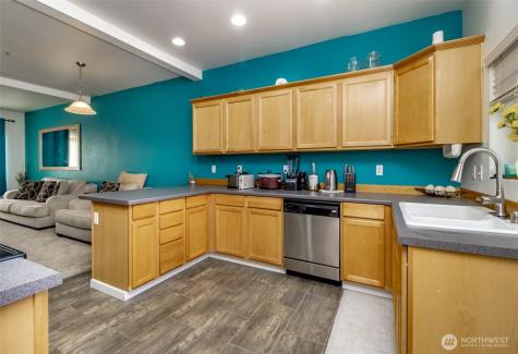 5305 Military Road E Tacoma WA 98446