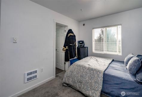 5305 Military Road E Tacoma WA 98446