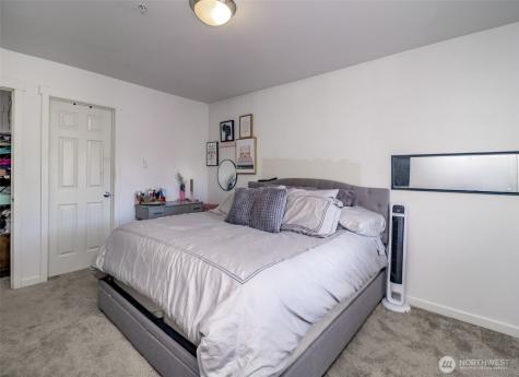 5305 Military Road E Tacoma WA 98446