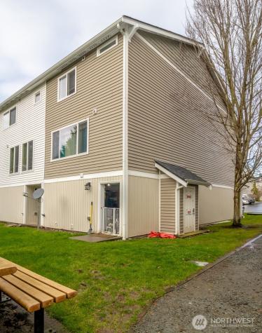 5305 Military Road E Tacoma WA 98446
