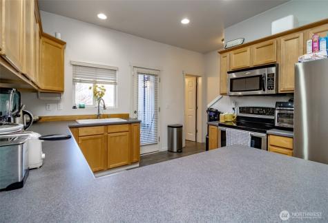5305 Military Road E Tacoma WA 98446