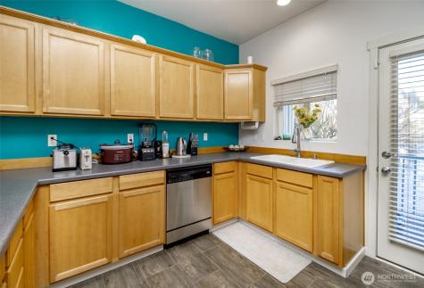 5305 Military Road E Tacoma WA 98446