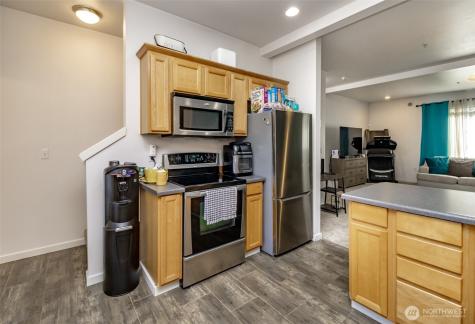 5305 Military Road E Tacoma WA 98446