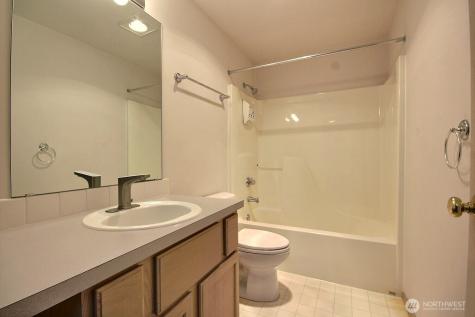 10513 SE 250th Place Kent WA 98030