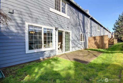 10513 SE 250th Place Kent WA 98030