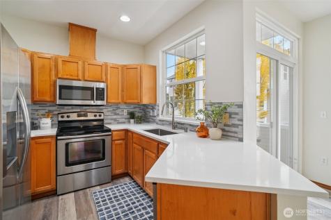 22727 NE 4th Place Sammamish WA 98074