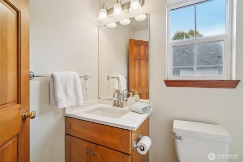 22727 NE 4th Place Sammamish WA 98074