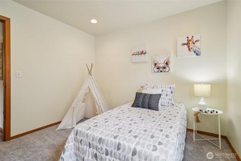 22727 NE 4th Place Sammamish WA 98074