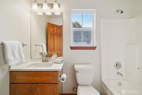 22727 NE 4th Place Sammamish WA 98074