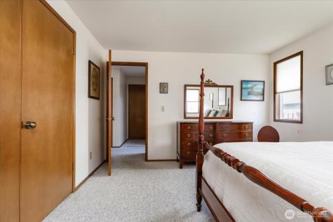 150 NE Nunan Loop Oak Harbor WA 98277