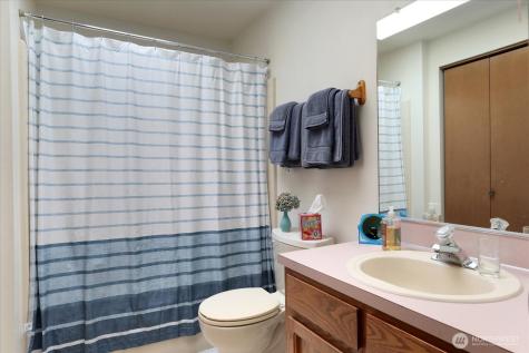 150 NE Nunan Loop Oak Harbor WA 98277