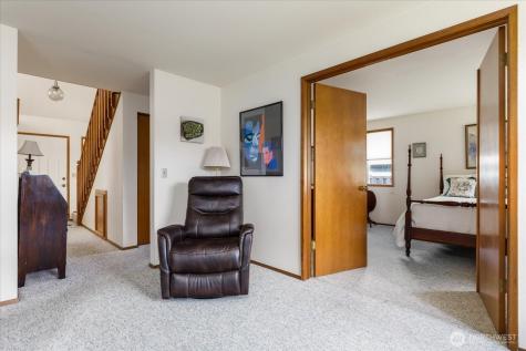 150 NE Nunan Loop Oak Harbor WA 98277