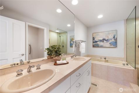 130 141st Place NE Bellevue WA 98007