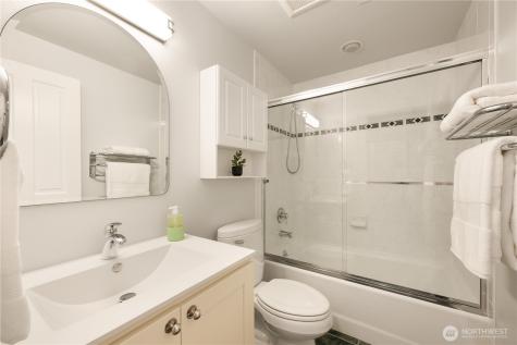 130 141st Place NE Bellevue WA 98007